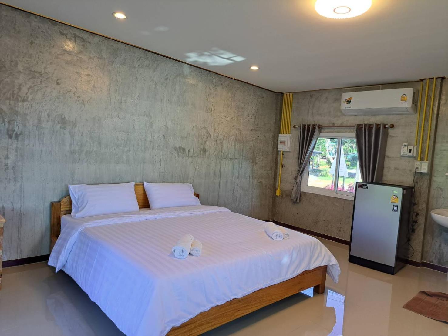 Lomtalay Resort Trat Laem Ngop Exterior foto