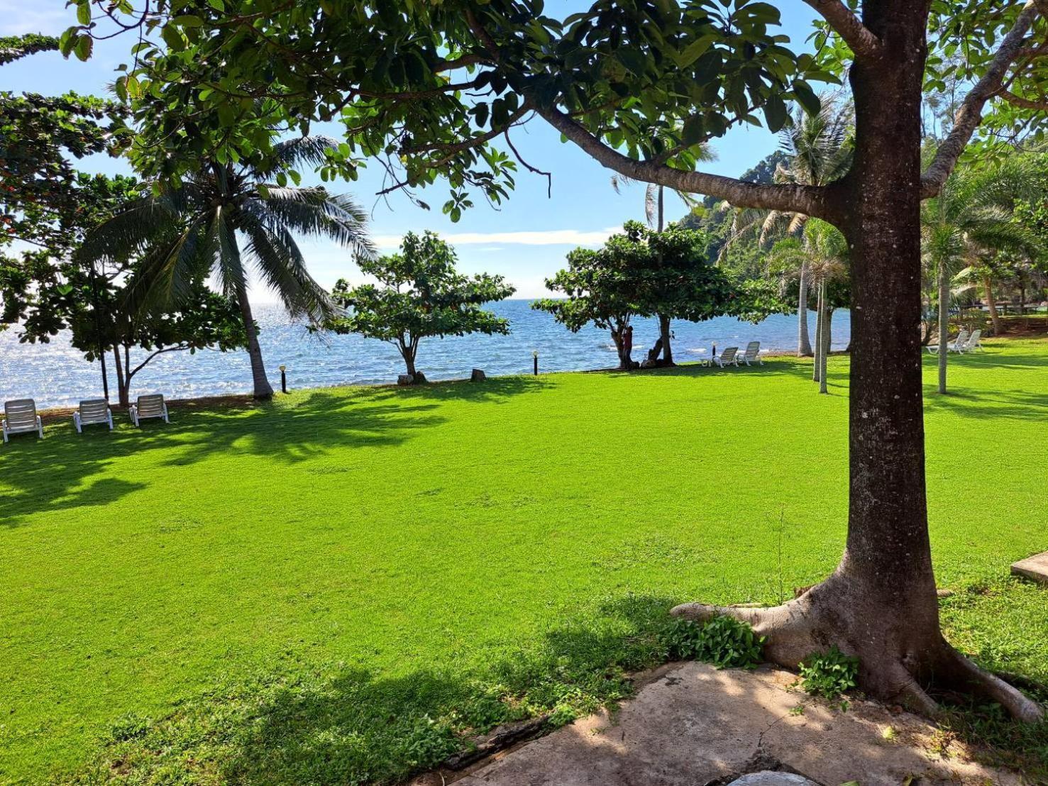 Lomtalay Resort Trat Laem Ngop Exterior foto