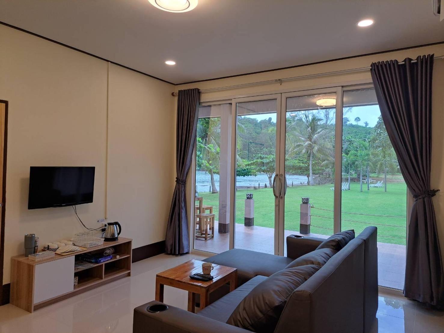 Lomtalay Resort Trat Laem Ngop Exterior foto
