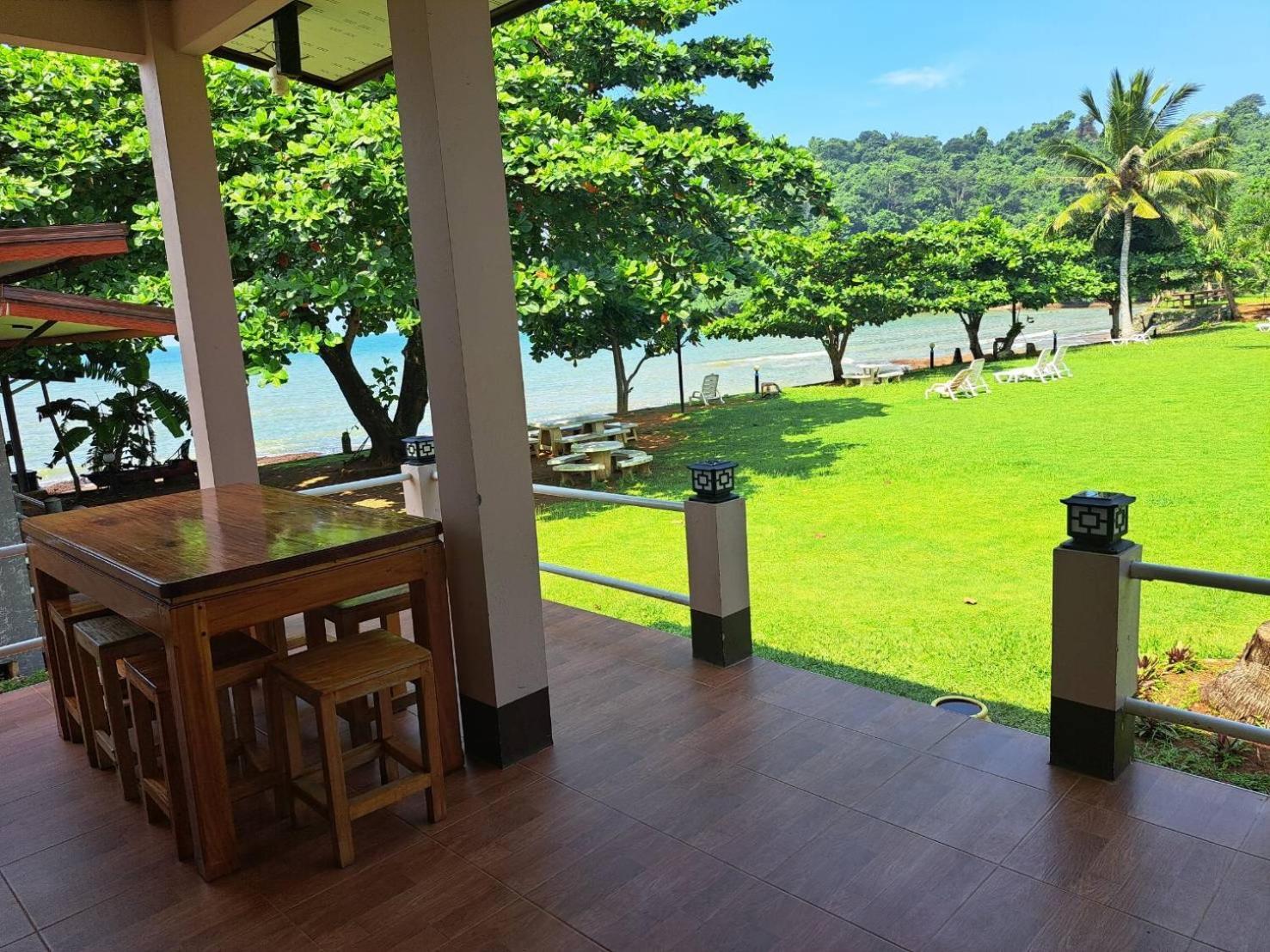 Lomtalay Resort Trat Laem Ngop Exterior foto