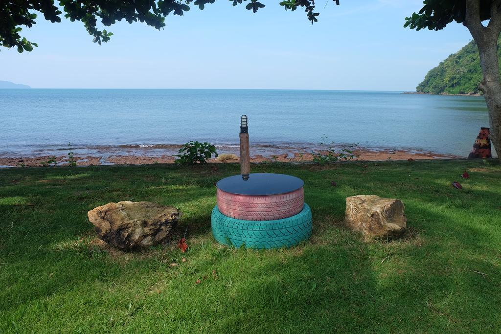 Lomtalay Resort Trat Laem Ngop Exterior foto
