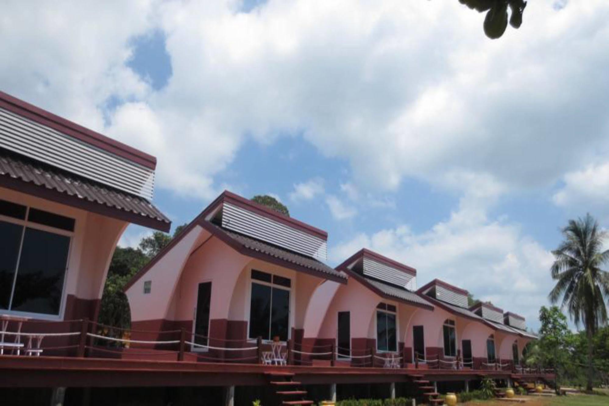 Lomtalay Resort Trat Laem Ngop Exterior foto