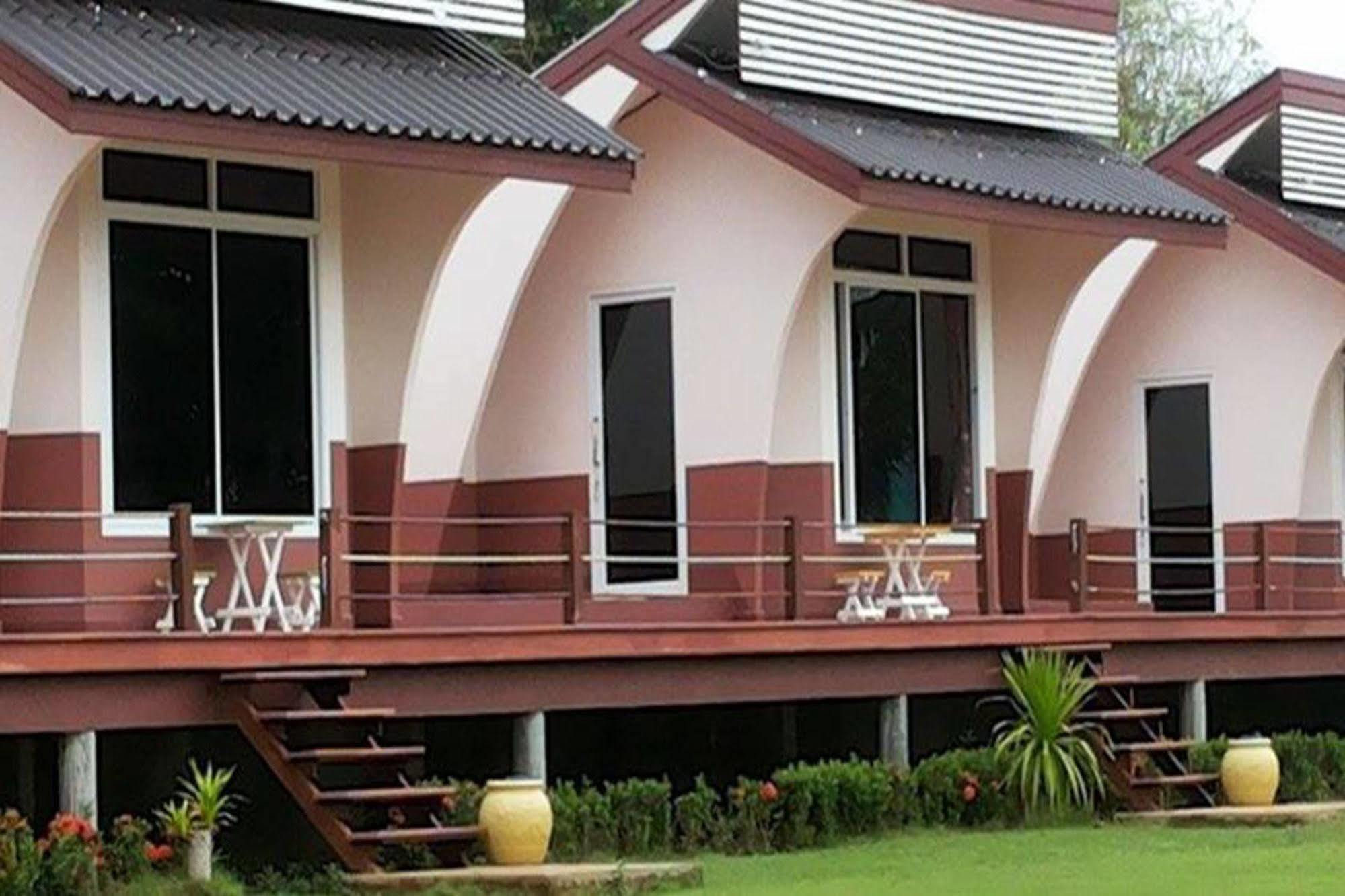Lomtalay Resort Trat Laem Ngop Exterior foto