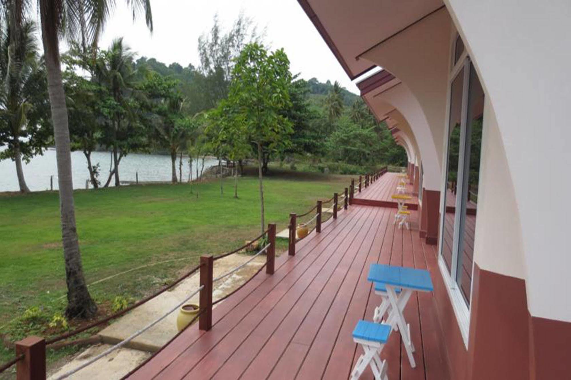 Lomtalay Resort Trat Laem Ngop Exterior foto