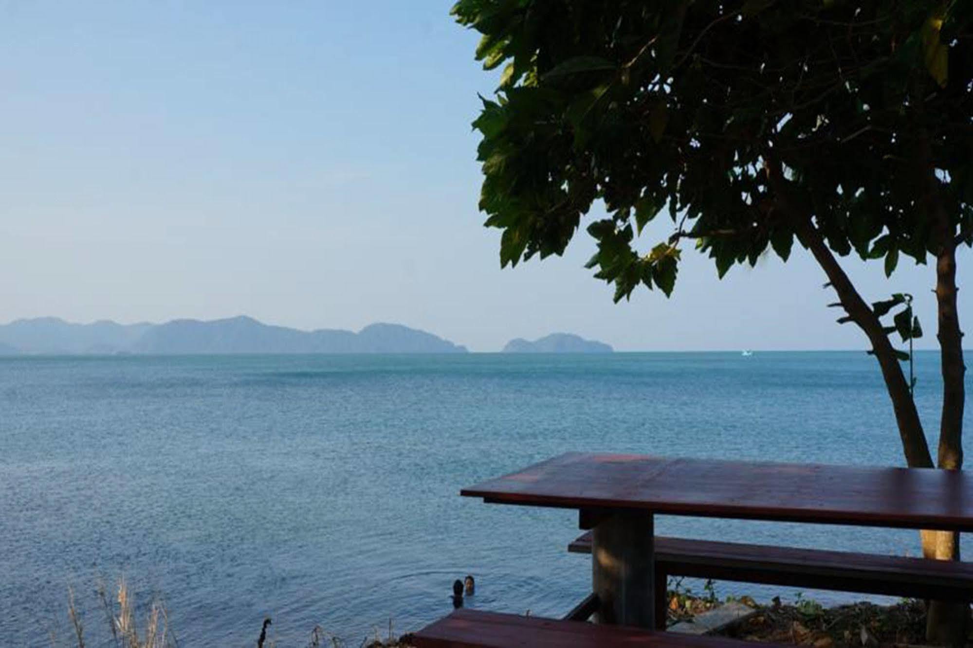Lomtalay Resort Trat Laem Ngop Exterior foto