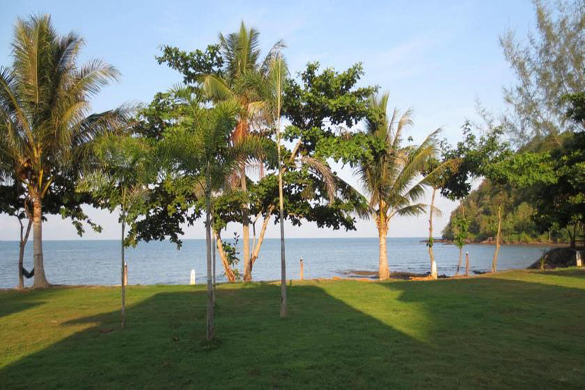 Lomtalay Resort Trat Laem Ngop Exterior foto